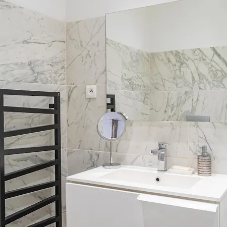 Super Au Coeur De Nice! Bonnes Apartamento Niza